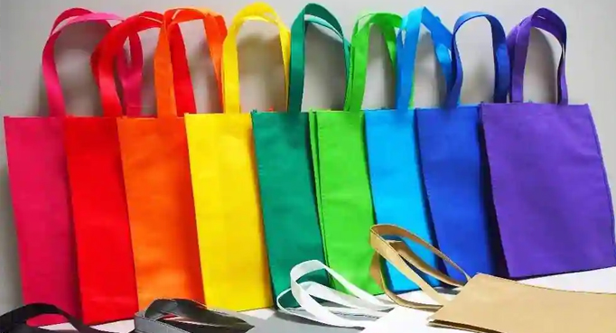 農(nóng)用邊坡綠化無(wú)紡布，汽車(chē)內(nèi)飾無(wú)紡布，家具家居無(wú)紡布，農(nóng)用邊坡綠化無(wú)紡布廠(chǎng)家，汽車(chē)內(nèi)飾無(wú)紡布生產(chǎn)，東莞市旭航新材料科技有限公司